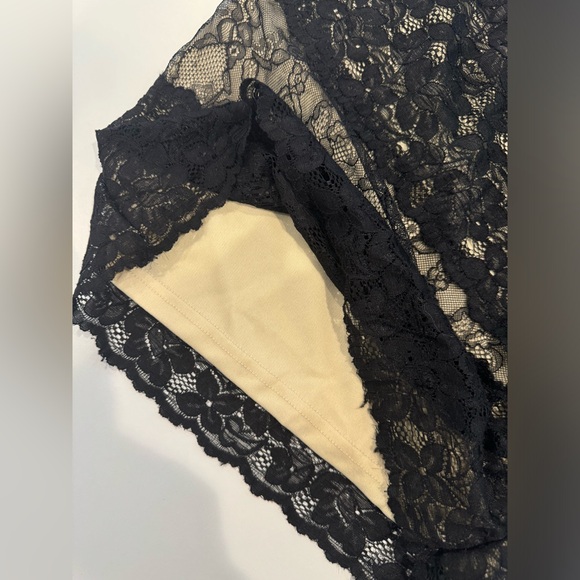 Do & Be one-shoulder lace overlay dress in black and nude frilled puff shoulder - Picture 6 of 11